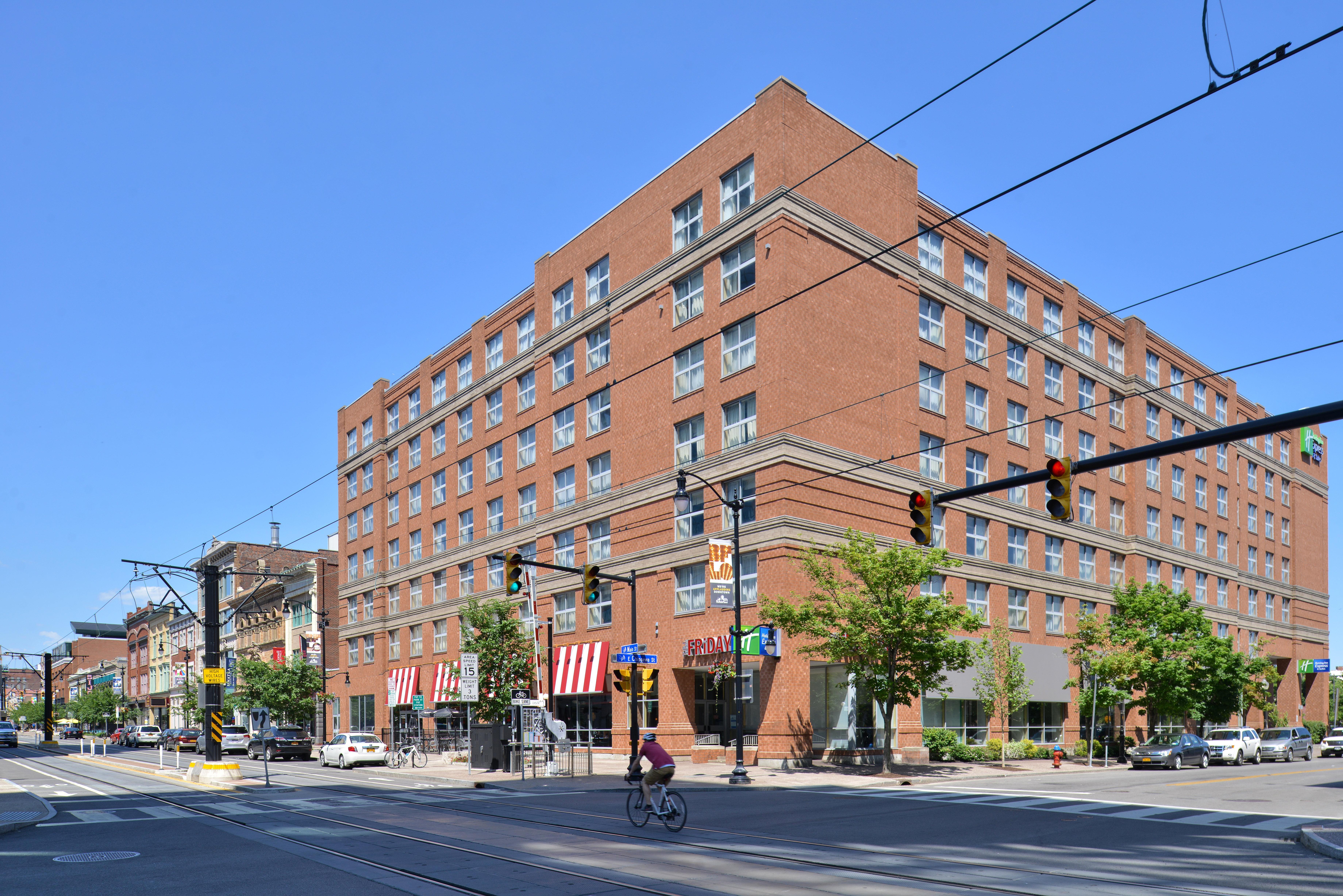 Holiday Inn Express & Suites Buffalo Downtown By Ihg Zewnętrze zdjęcie
