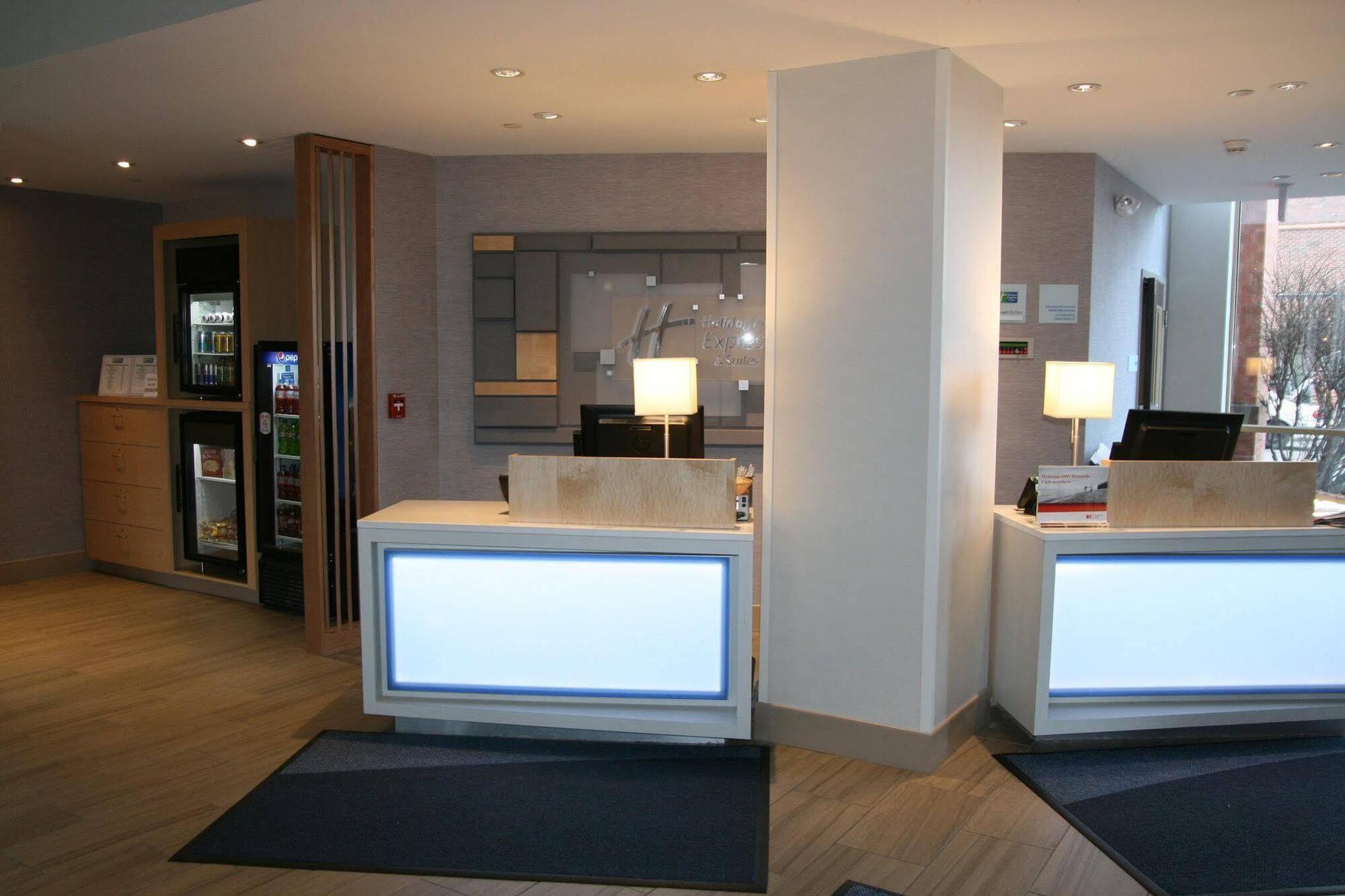 Holiday Inn Express & Suites Buffalo Downtown By Ihg Zewnętrze zdjęcie